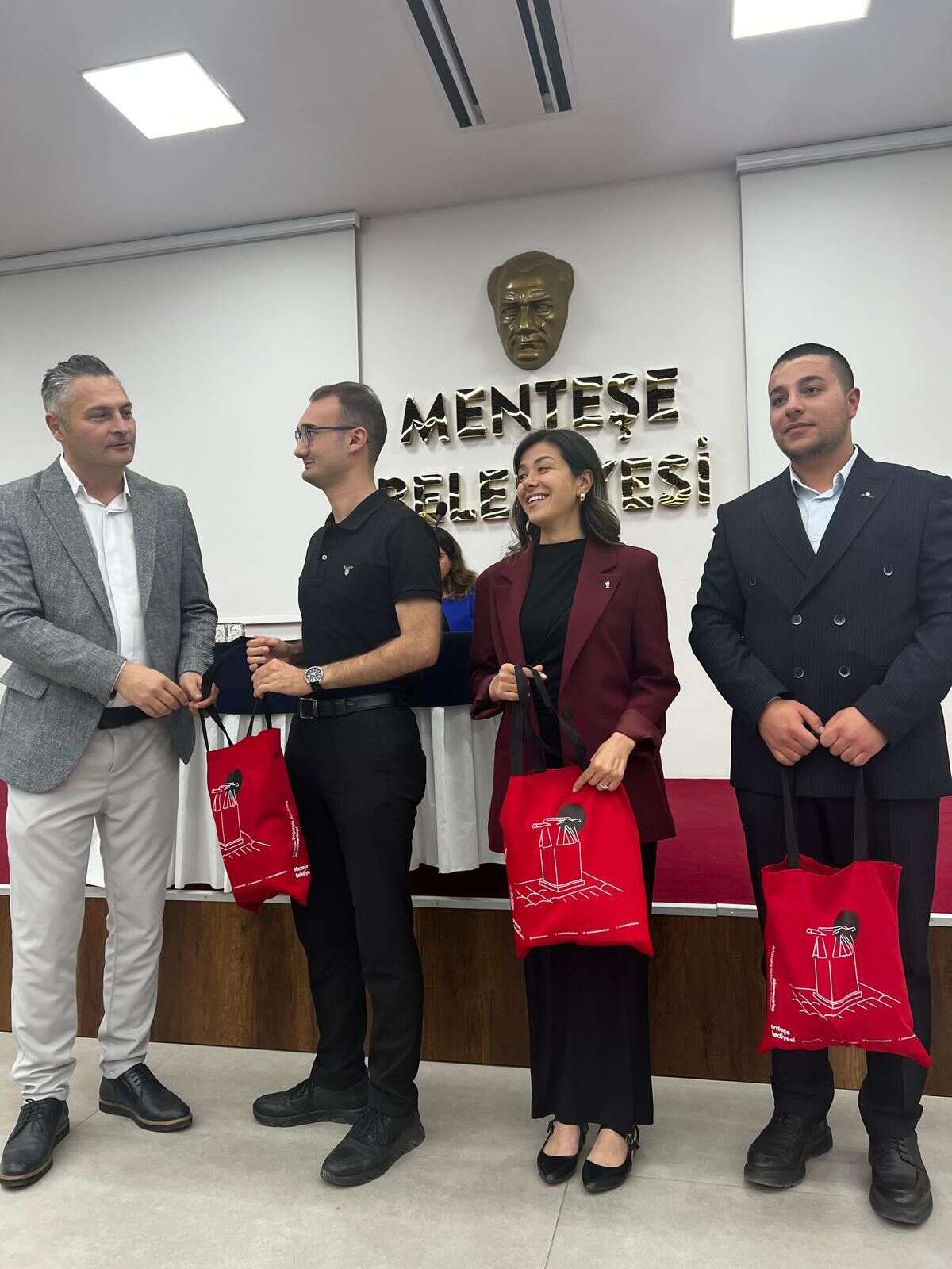 Menteşe’de “Atatürk’ün Düşünce Dünyası ve Cumhuriyet” Semineri Düzenlendi 4